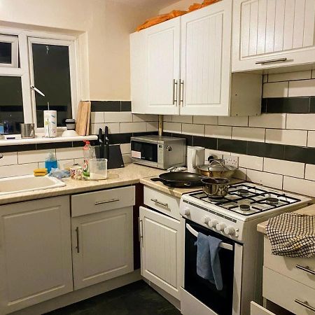 Comfortable Double Bedroom In London Hornchurch Ngoại thất bức ảnh