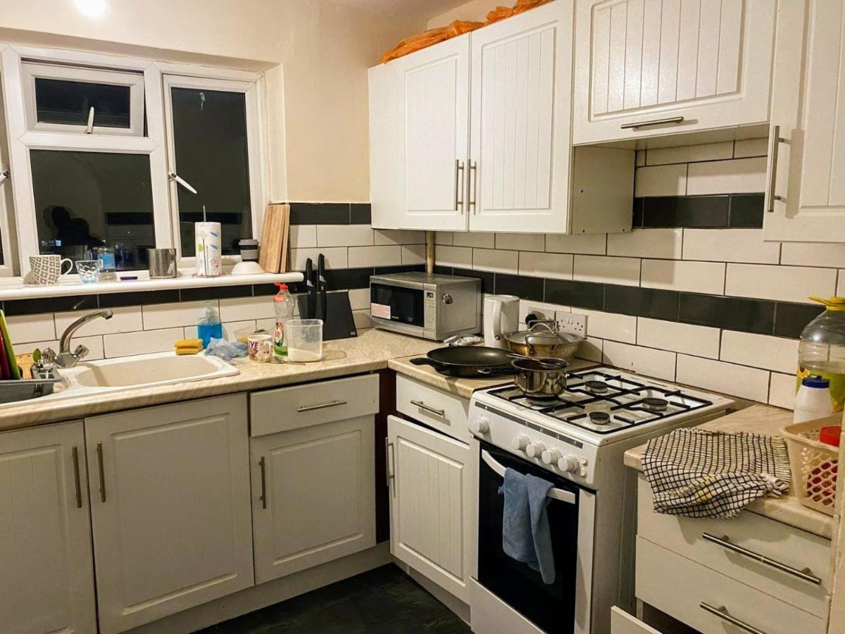 Comfortable Double Bedroom In London Hornchurch Ngoại thất bức ảnh